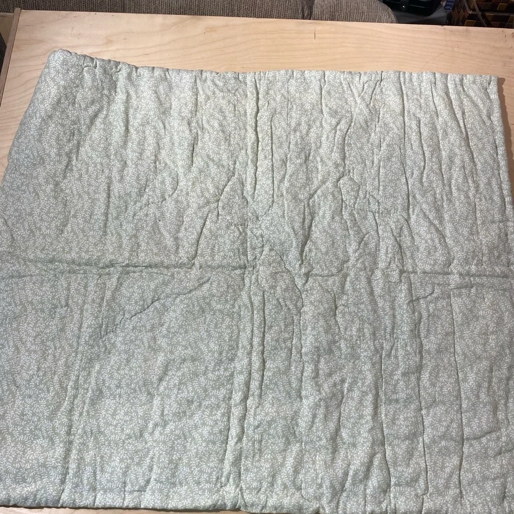 Hand Crafted Quilt Lap Blanket 34” x 40” (BJ)